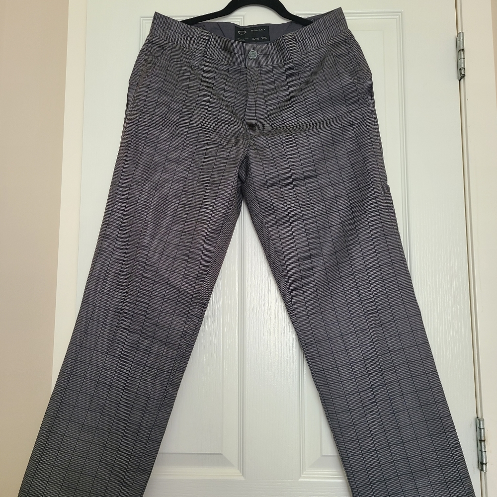 Oakley Take Pro Golf pants, W32×L32, patterned gray diamonds on black